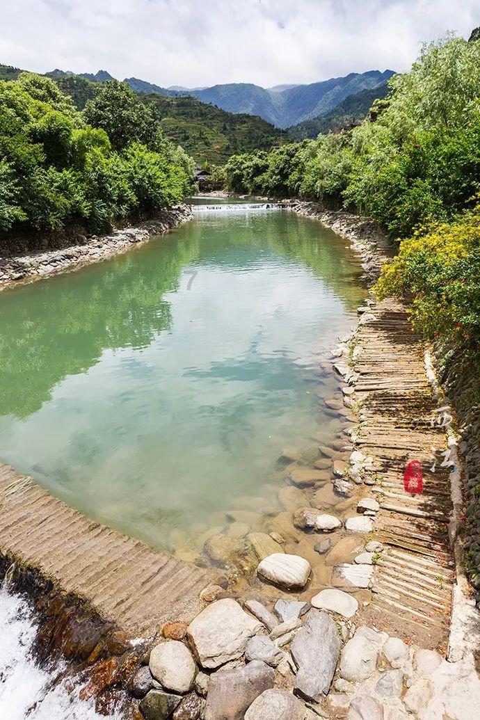 灯火辉煌,年货盛宴,贵阳观山湖灯会庙市等你来!(附摆渡线路)